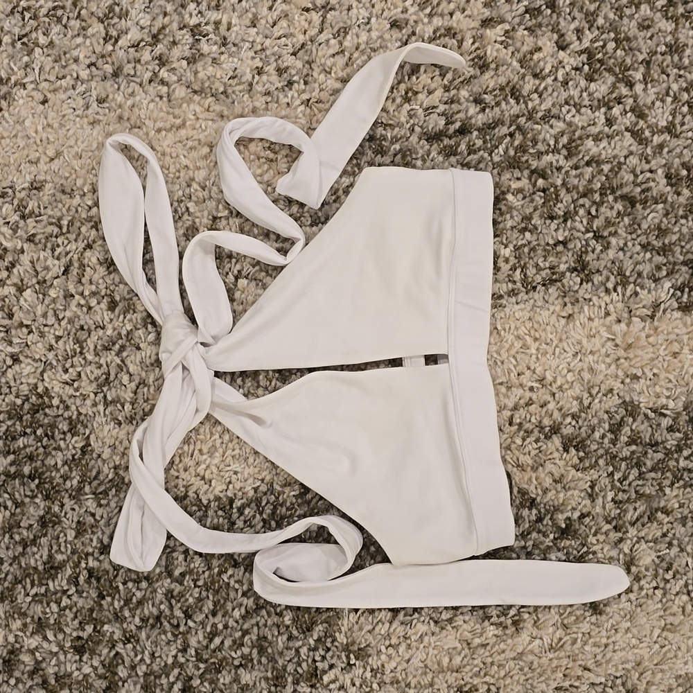 Alo XS Alosoft Switch it up Bra - White